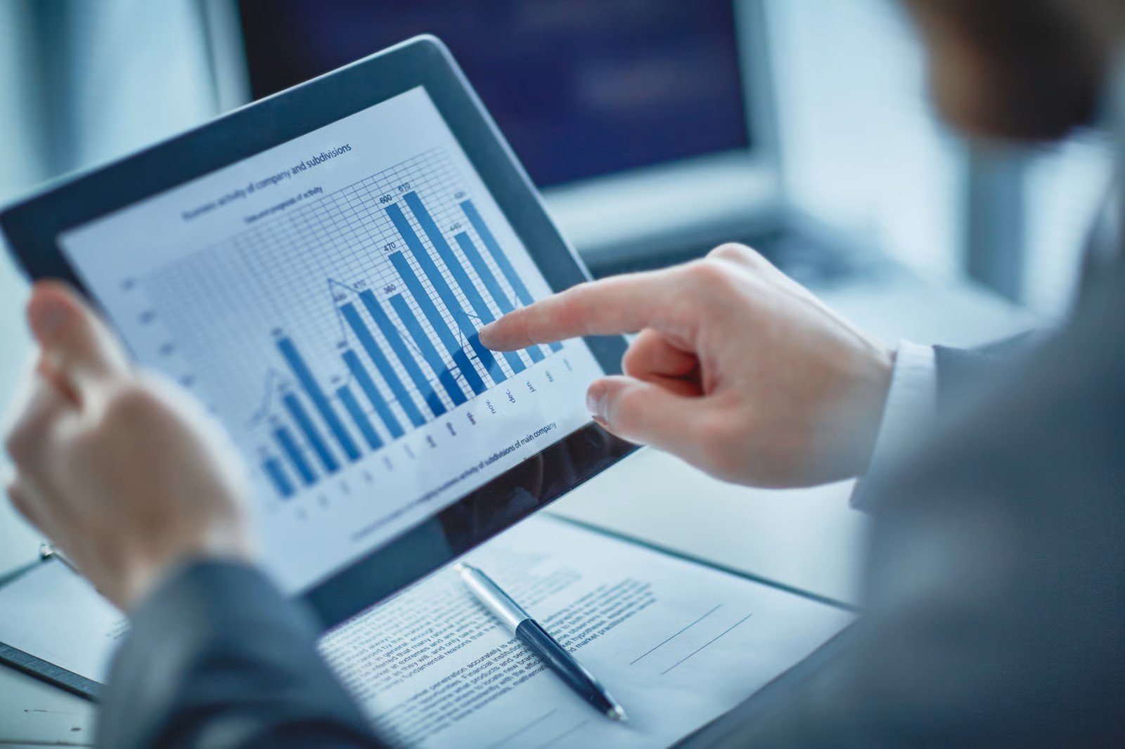 Small Business Success: The Role of Accounting Software in ROI Maximization